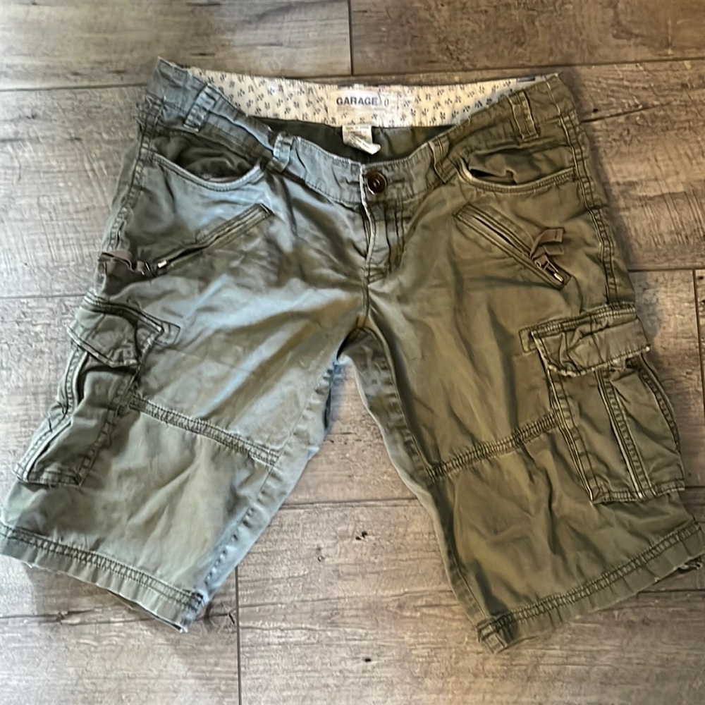 Garage cargo shorts